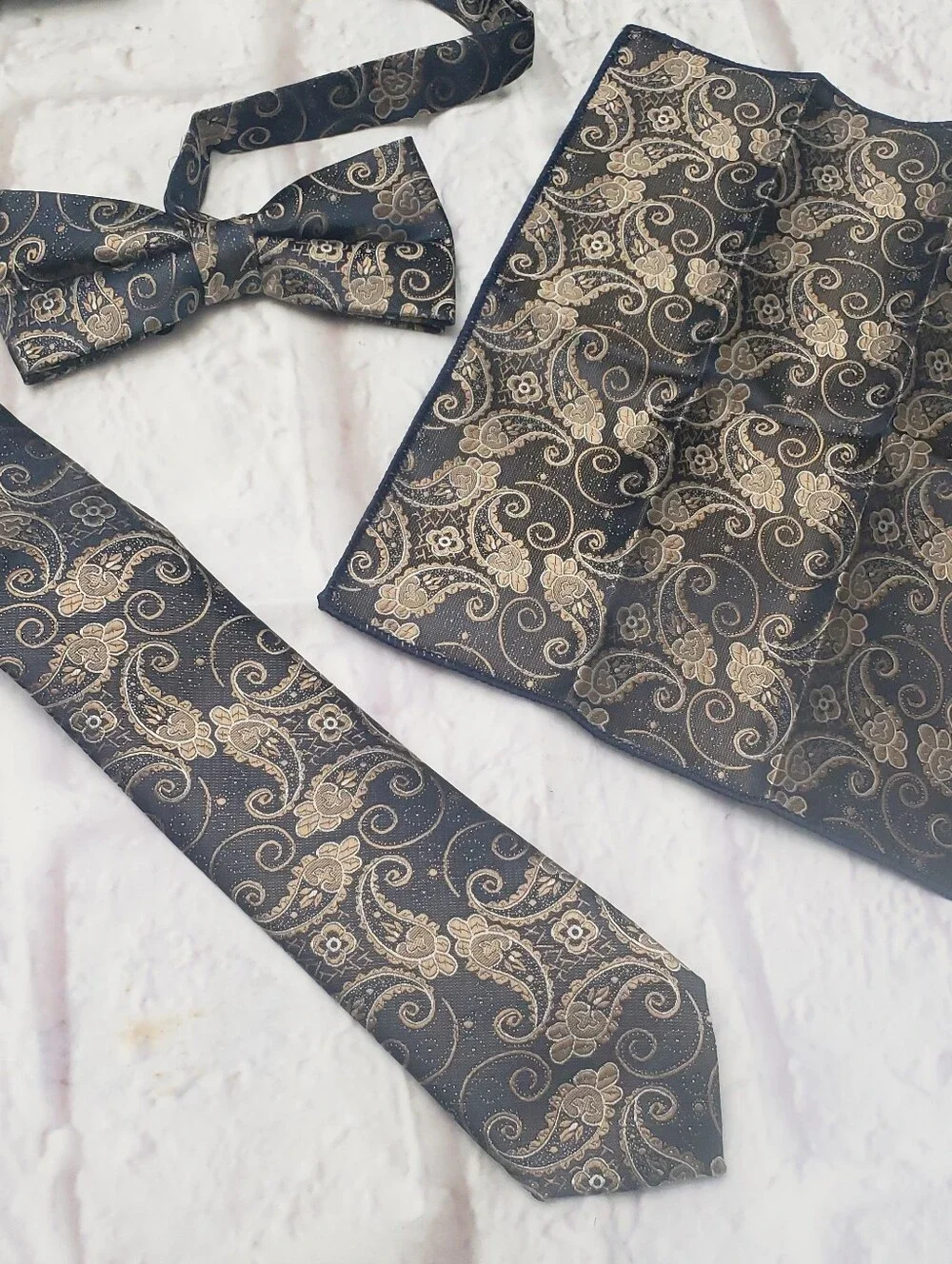 GUSLESON Men's Formal Set Paisley Neck Tie Bow Tie Pocket Square